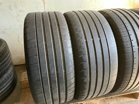 LETNI pneu Falken  a Bridgestone 235/40/19 celá sada - 2