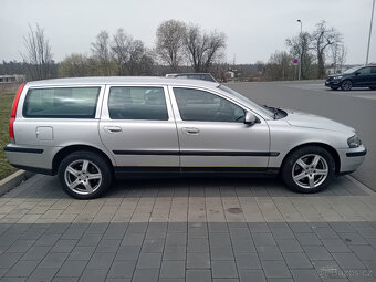 Volvo V70 2,4 D5 AWD 120kW - 2