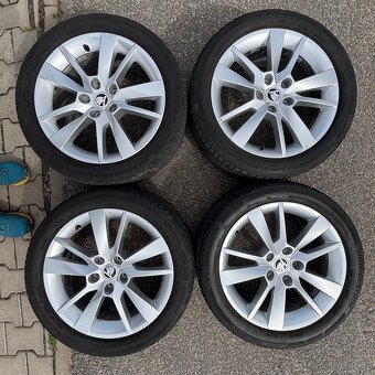 Originál alu Škoda Octavia 3 TRIUS 225/45 R17 - 2
