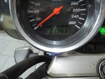 Suzuki GSX 1400 - 2