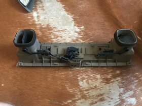 Kryt chladící mřížky se západkou BMW E36 - 2