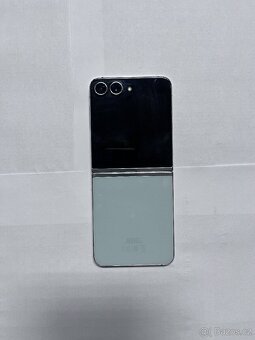 Samsung Galaxy Z Flip 5 - 2