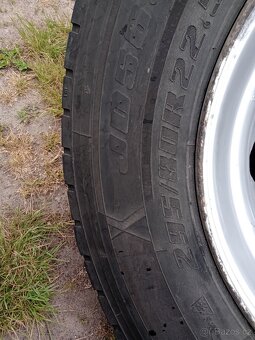295/80 r22,5 sada - 2