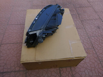 VW Touareg III originál přední pravá lampa světlo 761941082 - 2