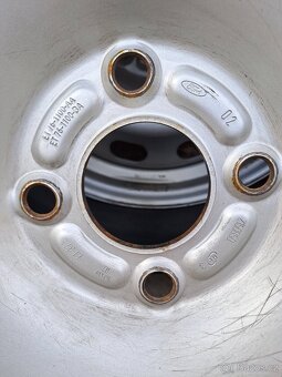 4x108 r15 6Jx15 ET 37,5 Kola plech ford - 2