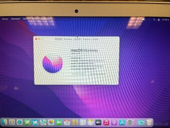 Apple MacBook Air 11 (Early-2015) - 2