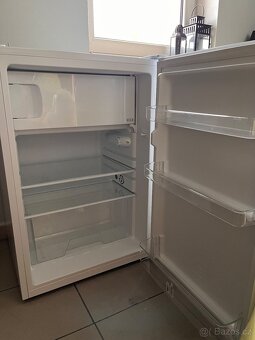 Malá lednice s mrazákem - 2