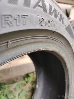 Pneu 225/45 R17 - 2