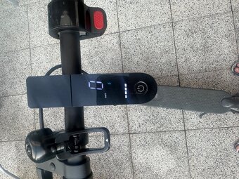Elektrická koloběžka Xiaomi Mi Electric Scooter Pro 2 - 2