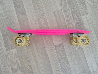 Skateboard Master růžový se svítícími kolečky - 2