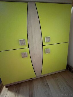 Nábytek do dětského pokoje s psacím stolem - 2