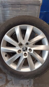 Originál kola Škoda, pneu Nokian 215/55 R17 - 2
