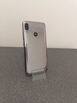 Motorola Moto E6 Plus - 2
