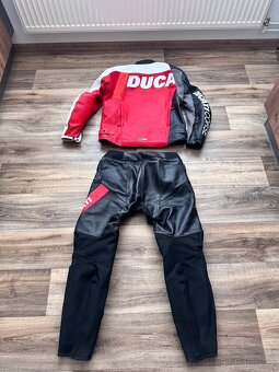 Ducati 2- dílná kožená kombinéza vel. 52 - 2