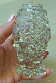 Skleněná vázička - 2