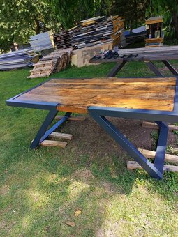 Industriální venkovní stůl - 2