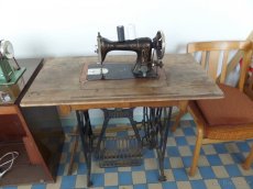 Šicí stroj - 2