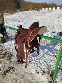 Prodám westernové sedlo + podbřišník a podsedlovku - 2