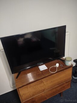 Prodám televizi i s mediaboxem 81cm uhlopricka - 2