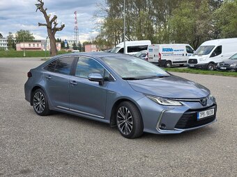 Toyota Corolla sedan Executive VIP+ ZÁRUKA HYBRID - 2