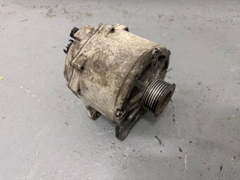 Alternátor Audi VW Hitachi 059903015p - 2