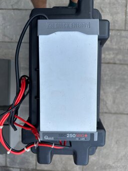 Nabíječka baterií Quick SBC 250 NRG+ FR, 12V/25A - 2
