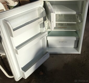 Málá lednice Zanussi s mrazákem - 2