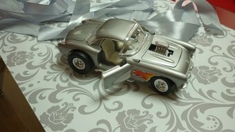 SIGNATURE 1/18 NEHRANÝ MODEL TĚŽKO SEHNATELNÝ - 2