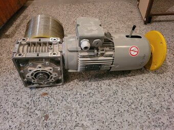 Elektromotor s převodovkou 1,5KW, 940ot za 1min - 2