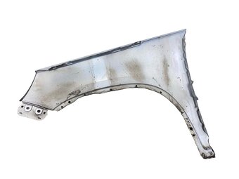 Pravý blatník stříbrná metalíza LR7L VW Tiguan 5N r.v. 2008 - 2