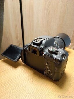 Canon EOS 700D - 2