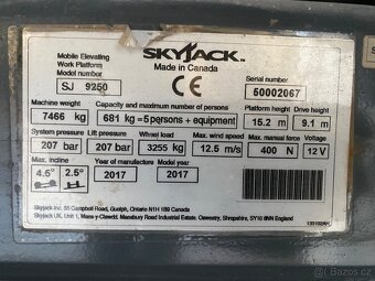 Nůžková plošina SkyJack  4x4 - 2