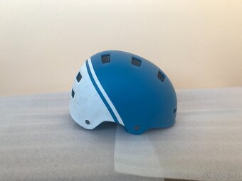 Helma dětská B-TWIN Dětská helma na kolo - 2