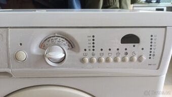 Automatická pračka s předním plněním. - 2