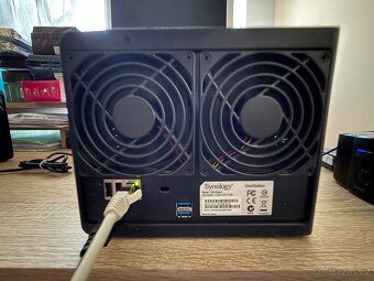 Synology DS415play, pro 4 disky - 2