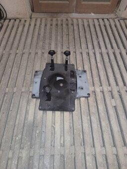 Otočná konzole vw t6 - 2