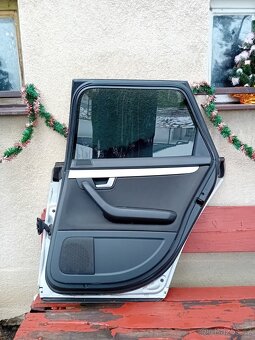 Dveře z AUDI A4 B7 Avant - 2