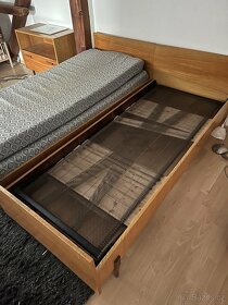 Dřevěná retro postel - 2