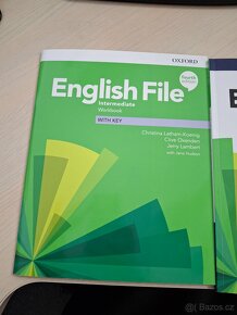 English File Intermediate Student´s book Work book - 2