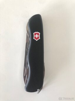 Nůž VICTORINOX FORESTER 0.8363.3 BLACK - 2