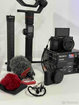 Sony A6400 (Snímků 2141) + FeiyuTech AK4000 + 2xGoPro + RODE - 2