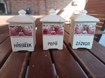 Porcelánové kořenky - 2
