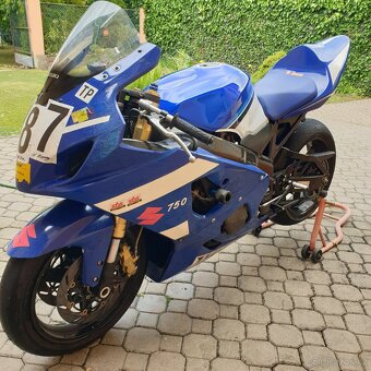 Suzuki GSXR 750 - 2