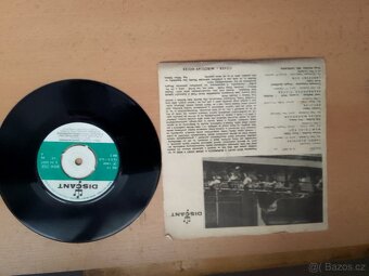SP GRAMOFONOVÁ DESKA 6 MUŽÚ V BUŘÍNCE MUZIKA BEZ KAPELNÍKA - 2