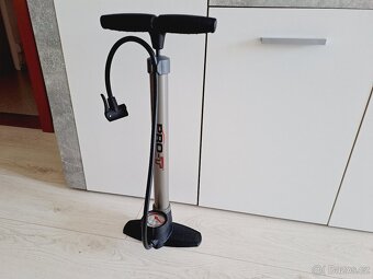 Pumpa PRO-T s manometrem a duální hlavou - 2