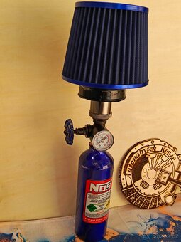 Stojací lampa z bomby NOS - Autonábytek Kovář - 2