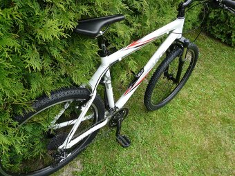 Giant Terrago 3, kola 26", rám 21" - 2