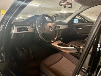BMW E90 320i • 110 kW • Benzín • 2006 • 143.000 km - 2
