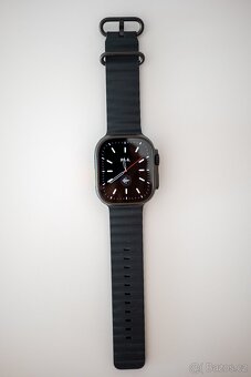 Apple Watch Ultra 2 – černý titan + 2 originální řemínky - 2