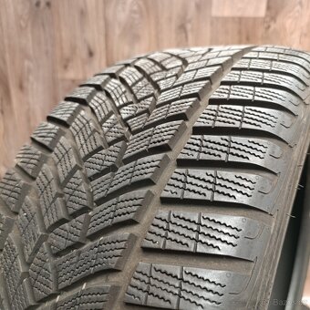 255/40 R20 101V zimní pneumatiky Goodyear Ultragrip Performa - 2